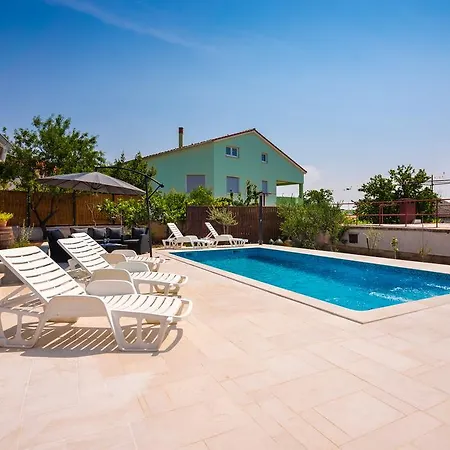 With Pool 992 Apartment Pula