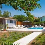 With Pool 992 Apartment Pula