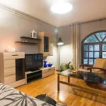 Apartment With Pool 992 Pula