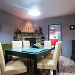Apartment With Pool 992 Pula