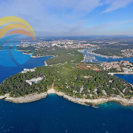 Apartment With Pool 992 Pula